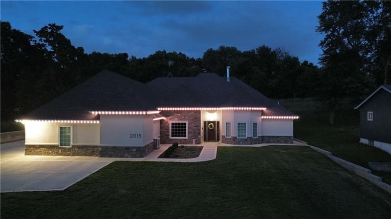 2015 Lees Summit Rd, Independence, MO 64050