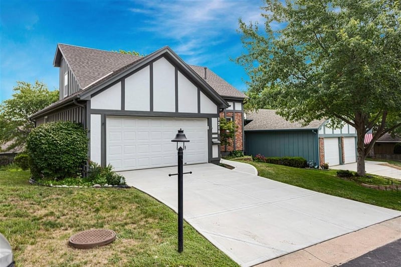 7219 Mastin St, Merriam, KS 66203