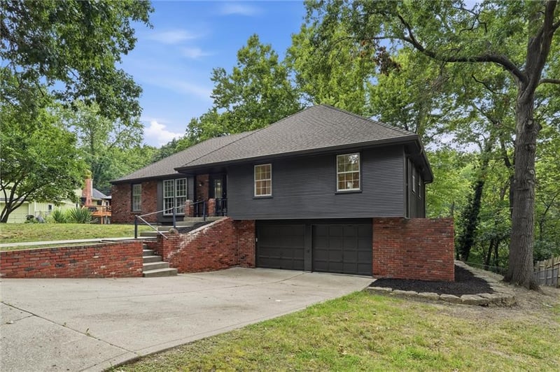 4606 83rd St, Kansas City, MO 64151