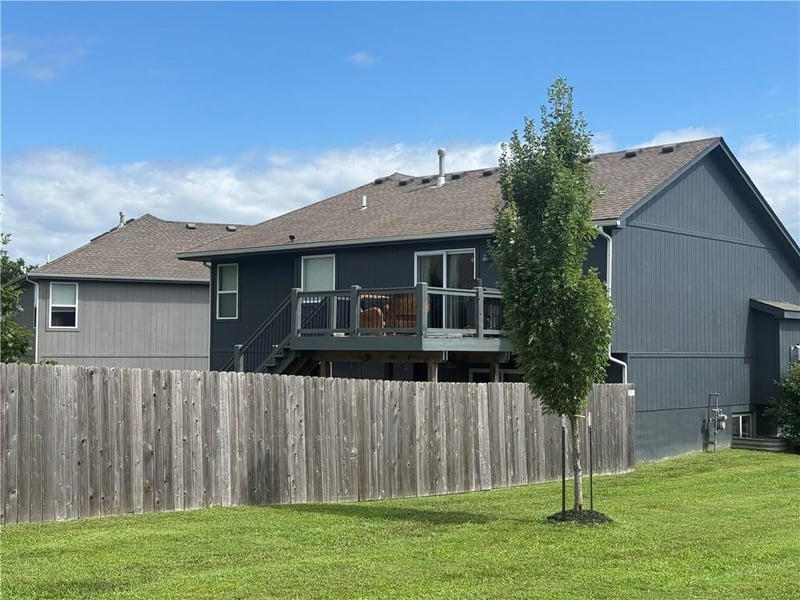 10006 212th St, Peculiar, MO 64078