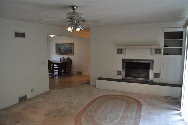 7515 Lake Rd, Platte Woods, MO 64151