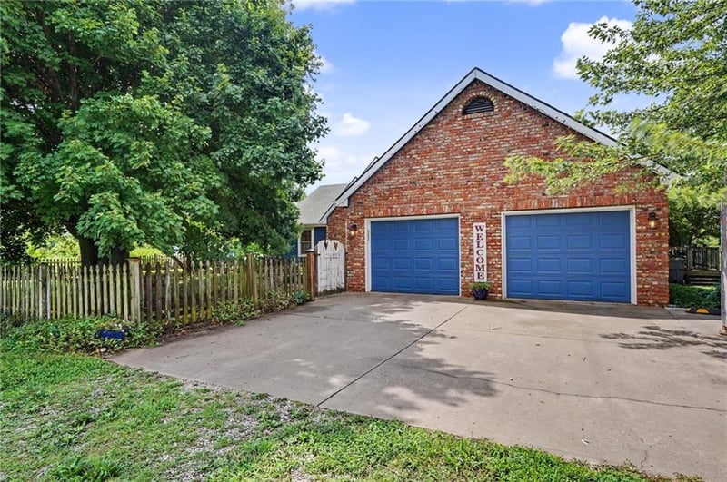 18329 Northwind Dr, Lawrence, KS 66044