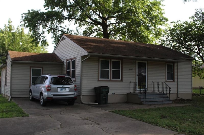 1510 Hope St, Leavenworth, KS 66048
