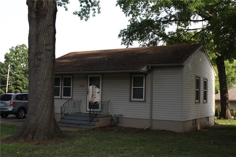 1510 Hope St, Leavenworth, KS 66048