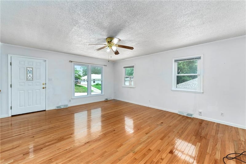1425 Western St, Leavenworth, KS 66048