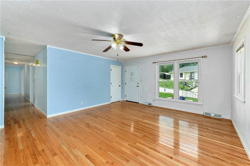 1425 Western St, Leavenworth, KS 66048