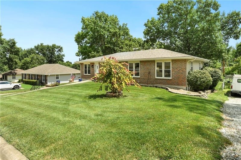 1425 Western St, Leavenworth, KS 66048