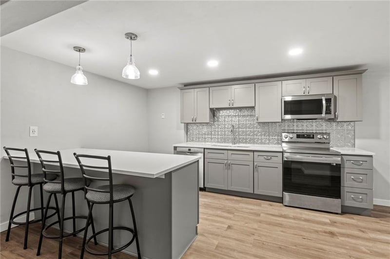 3147 Black Swan Dr, Shawnee, KS 66216