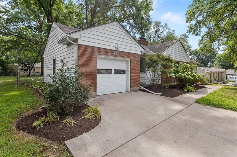 5627 Russell St, Mission, KS 66202