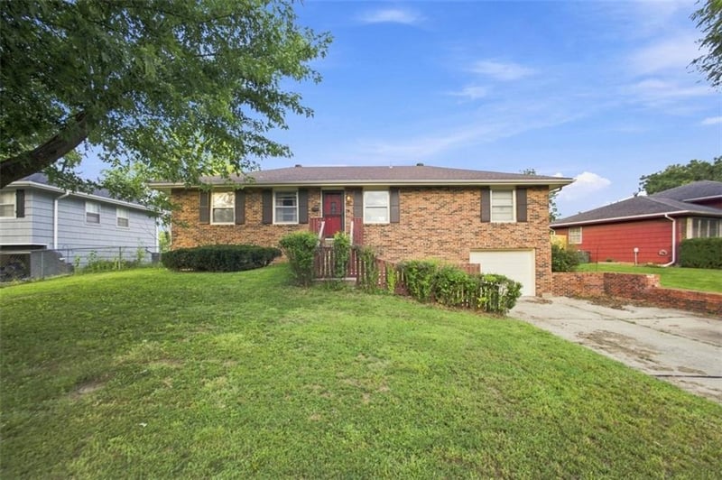 207 Augustus St, Excelsior Springs, MO 64024