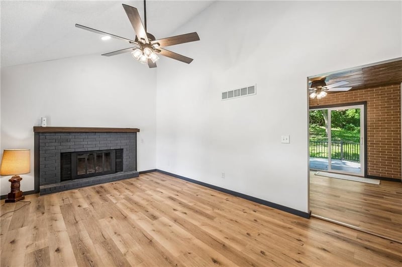 6708 Broadway St, Kansas City, MO 64118