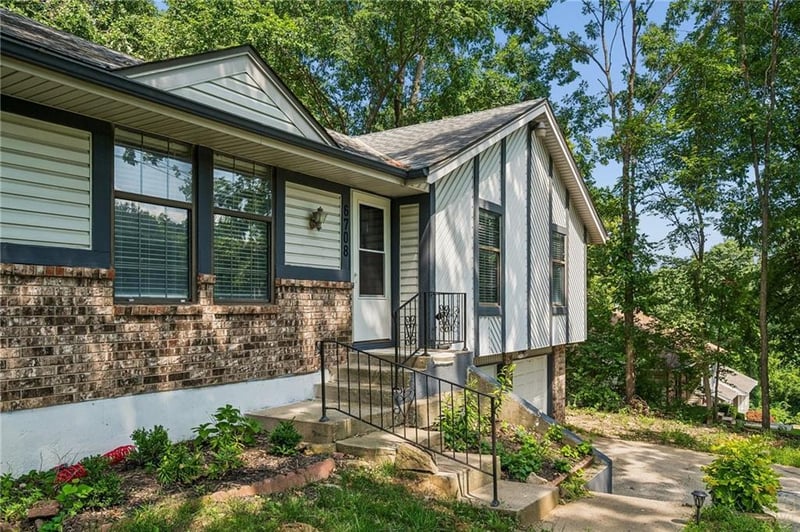 6708 Broadway St, Kansas City, MO 64118