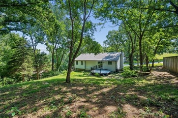 6708 N Broadway St, Kansas City, MO 64118