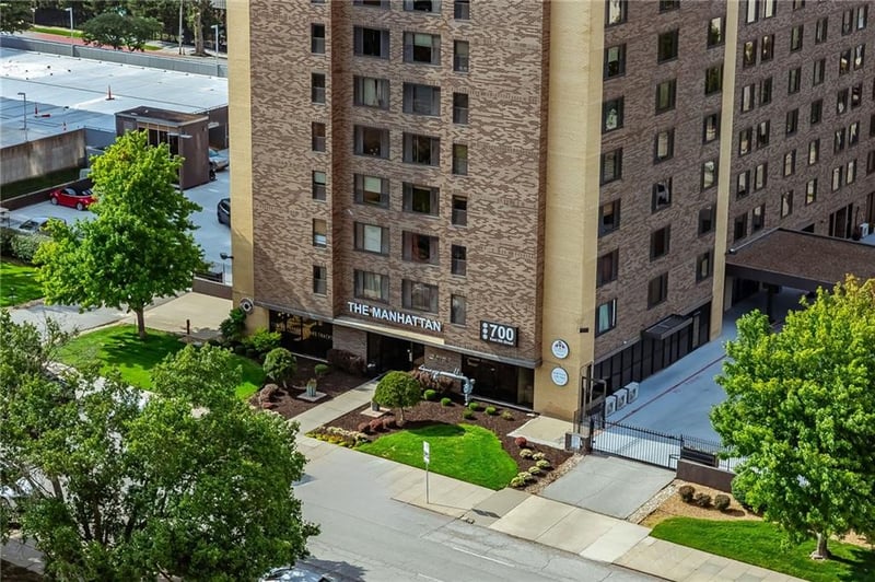 700 8th St #5B, Kansas City, MO 64106