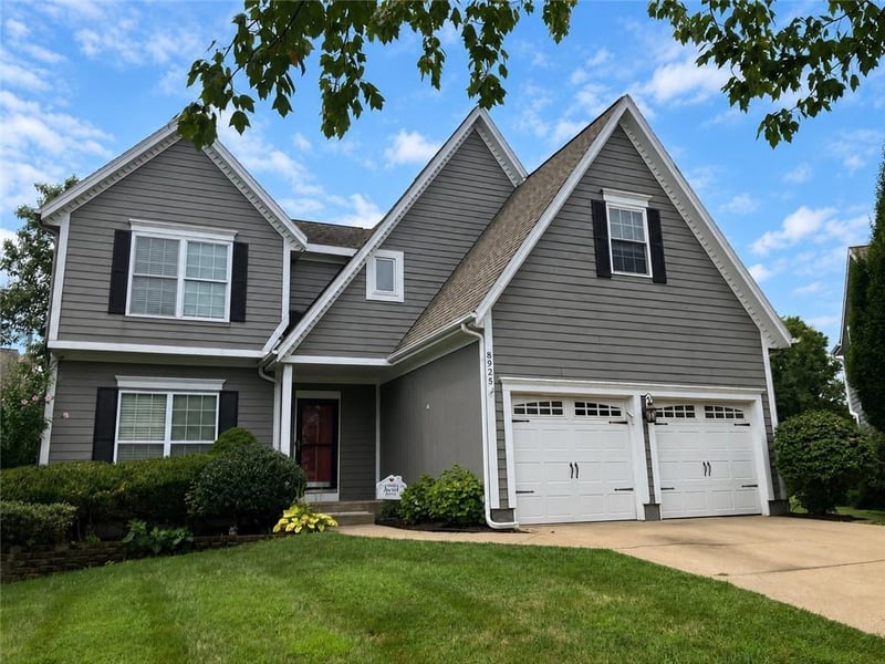 8925 132nd Ter, Overland Park, KS 66213