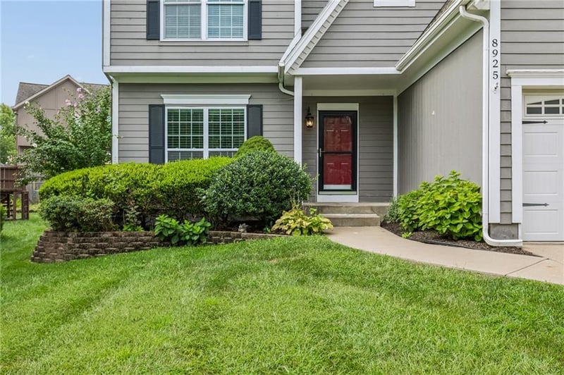8925 W 132nd Ter, Overland Park, KS 66213
