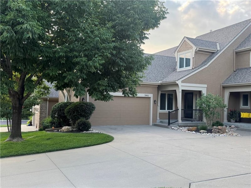 7892 157th Ter, Overland Park, KS 66223