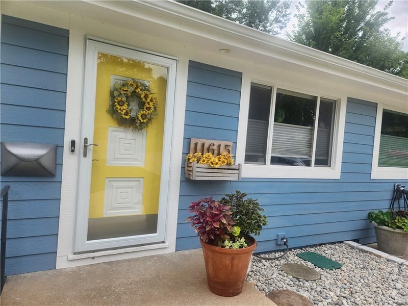 11615 38 St, Independence, MO 64052