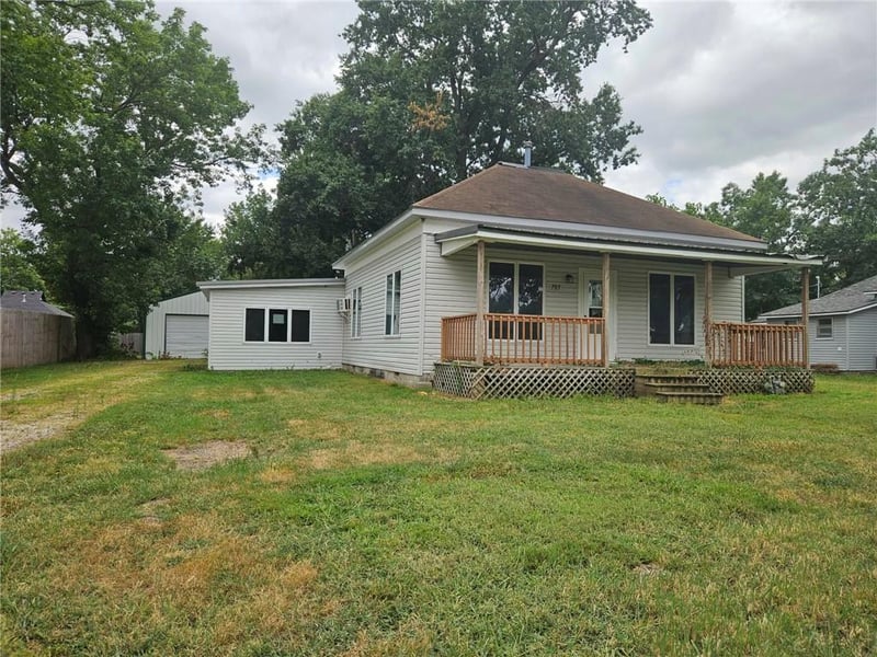 705 Magnolia St, Cherokee, KS 66724