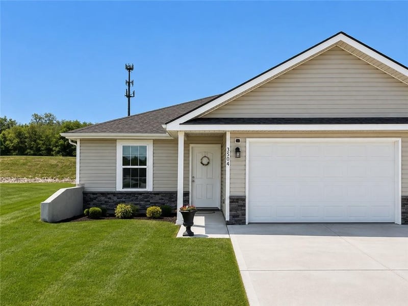 3504 93rd St, Kansas City, MO 64154