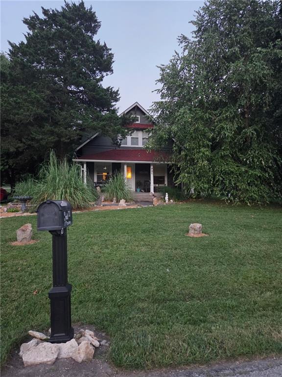 721 Broadway St, La Cygne, KS 66040