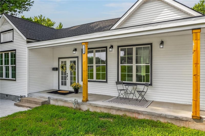 1817 Beattie St, St Joseph, MO 64501