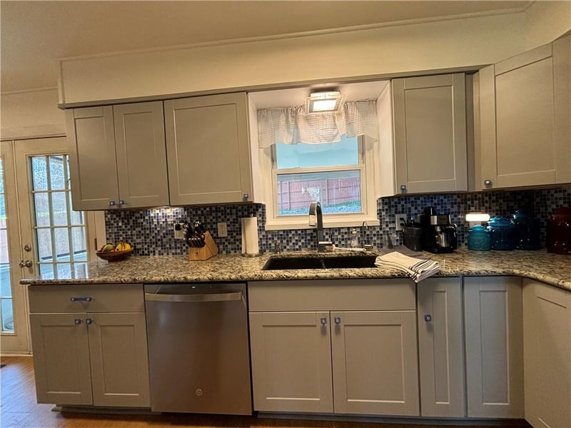 2910 32nd St, St Joseph, MO 64596