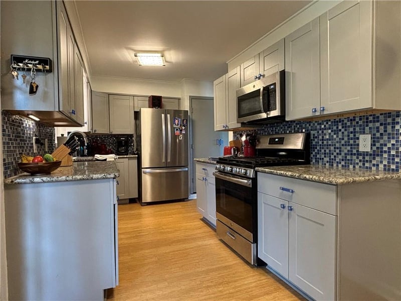 2910 32nd St, St Joseph, MO 64596