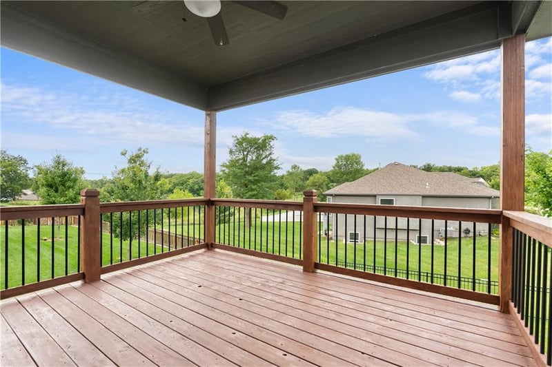 701 Elizabeth St, Blue Springs, MO 64015