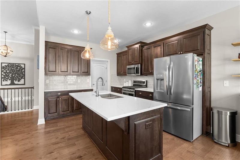 701 Elizabeth St, Blue Springs, MO 64015