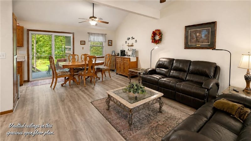 26019 Sharon Ln, Warsaw, MO 65355