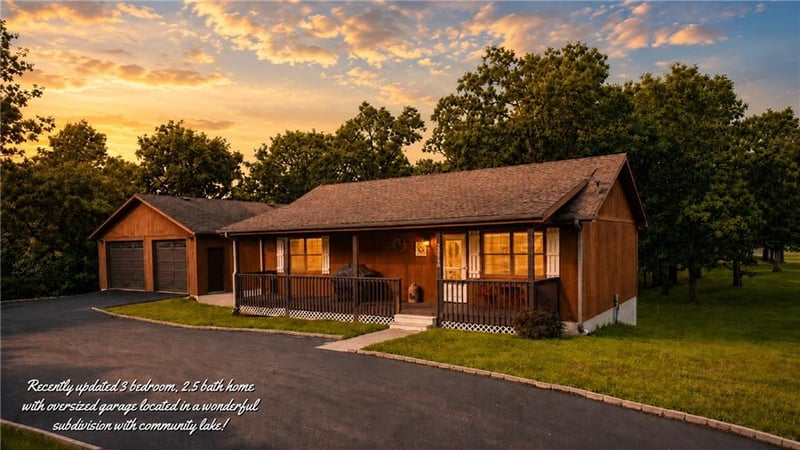 26019 Sharon Ln, Warsaw, MO 65355
