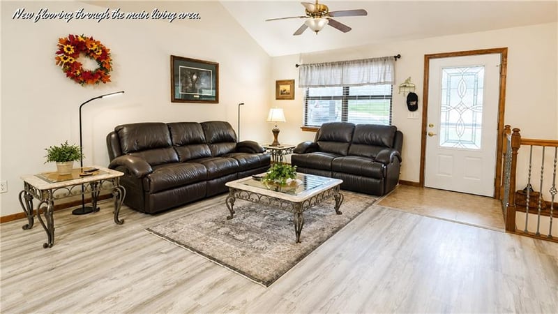26019 Sharon Ln, Warsaw, MO 65355