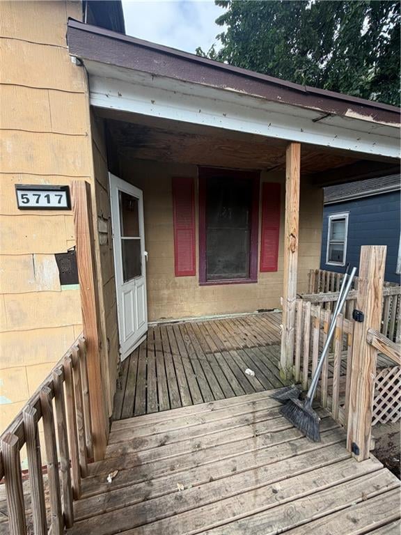 5717 King Hill Ave, St Joseph, MO 64504