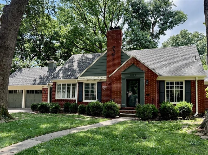 8020 Manor Rd, Leawood, KS 66206