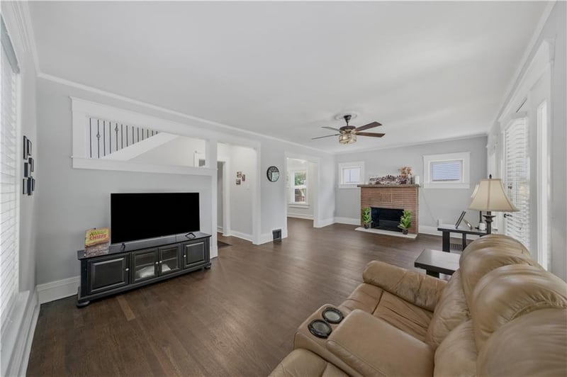 4605 State Line Rd, Kansas City, MO 64112
