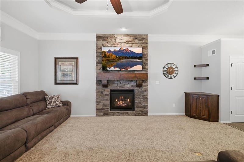 3817 SW Briarwood Oaks Dr, Blue Springs, MO 64015