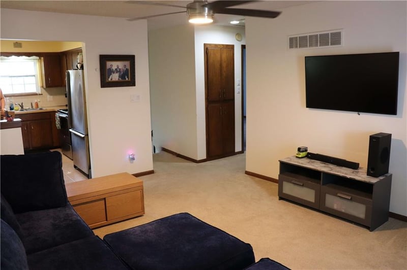 756 Claremont Ct, Lee's Summit, MO 64063