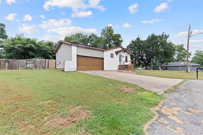 2223 Garfield Ave, Baxter Springs, KS 66713