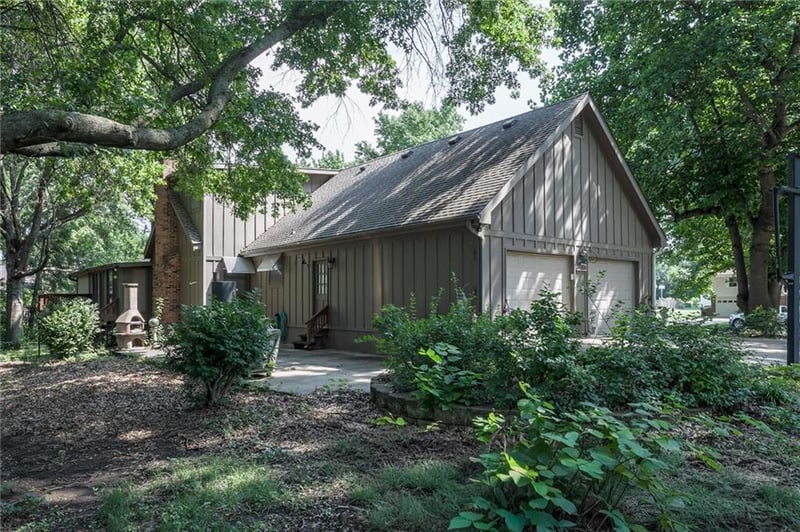 16040 Outlook Ave, Stilwell, KS 66085