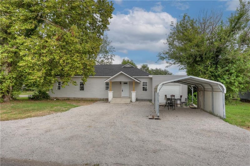 216 Indiana Ave, Columbus, KS 66725