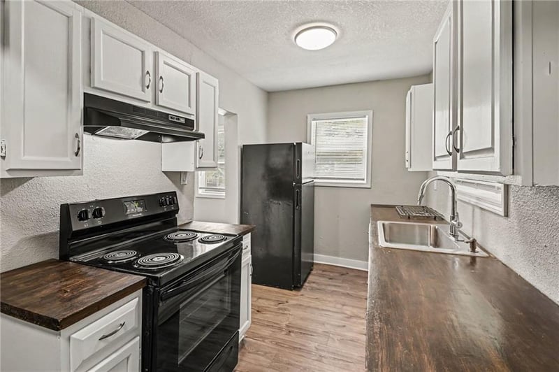 1842 77th St, Kansas City, MO 64132