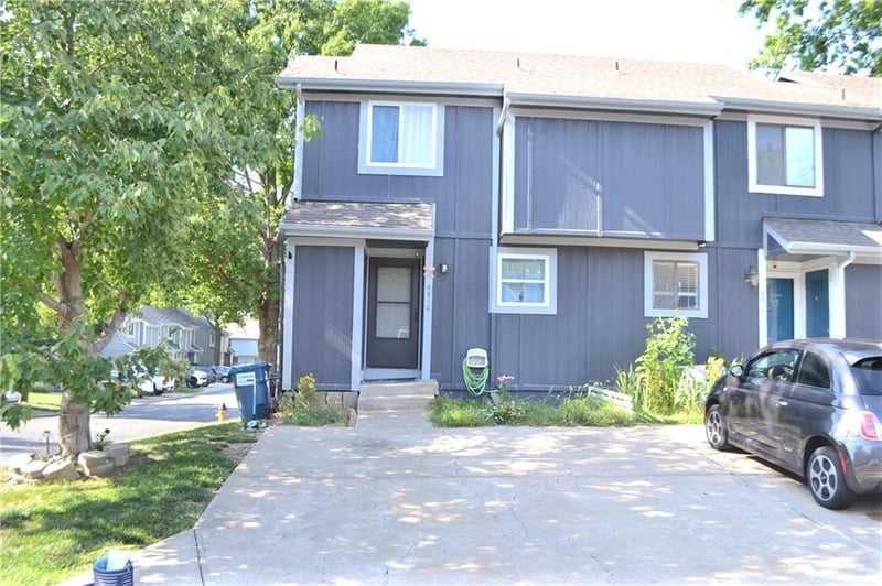 6610 Charles St, Shawnee, KS 66216