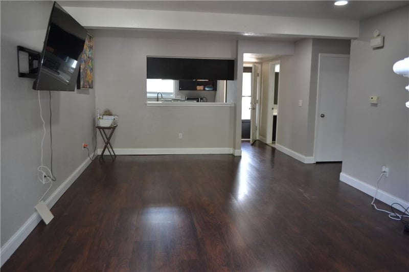 6610 Charles St, Shawnee, KS 66216