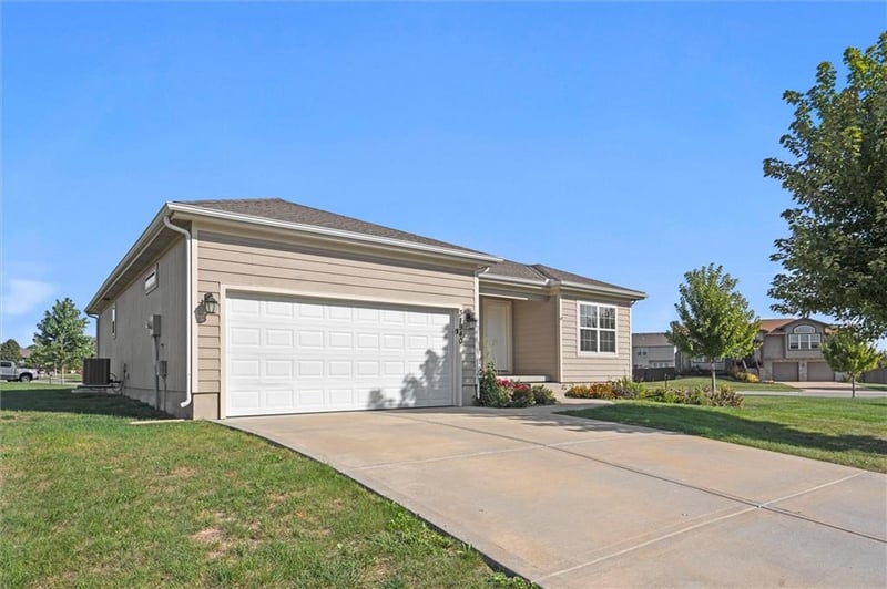31940 172nd St, Gardner, KS 66030