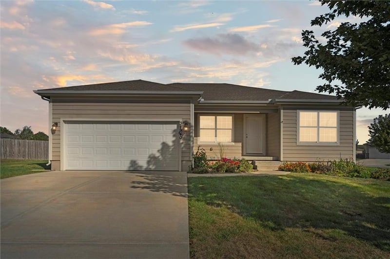 31940 172nd St, Gardner, KS 66030