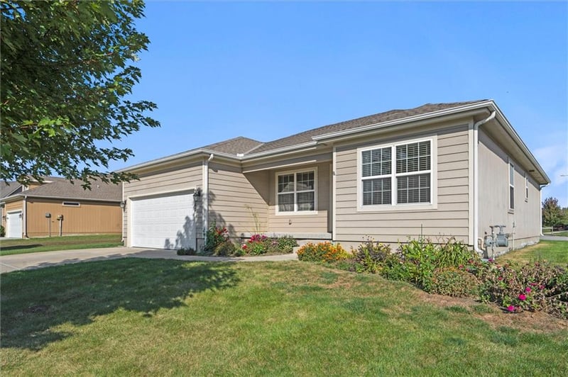 31940 172nd St, Gardner, KS 66030