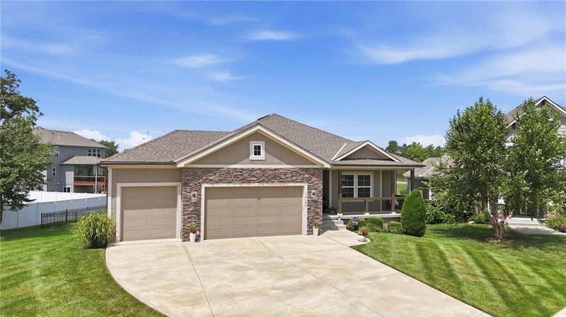 12100 Canna Ct, Peculiar, MO 64078