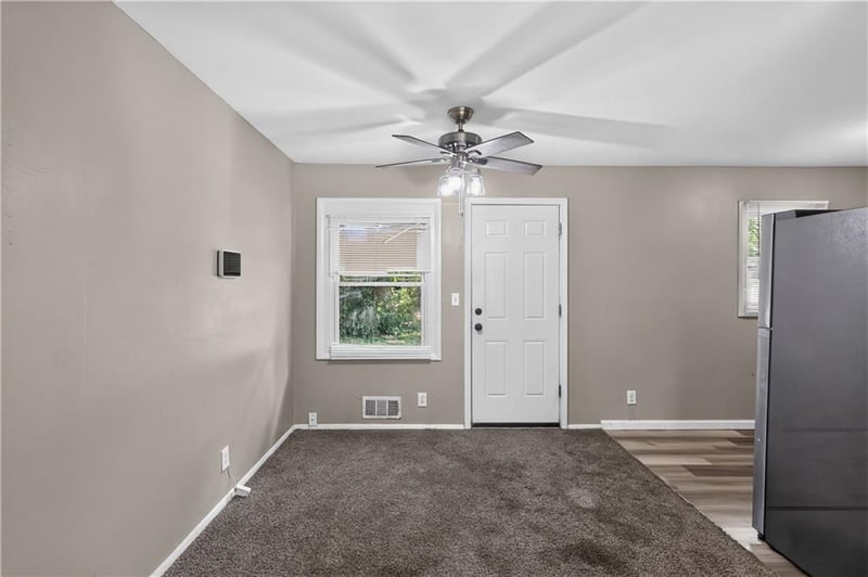 4131 E Vineyard Rd, Kansas City, MO 64130