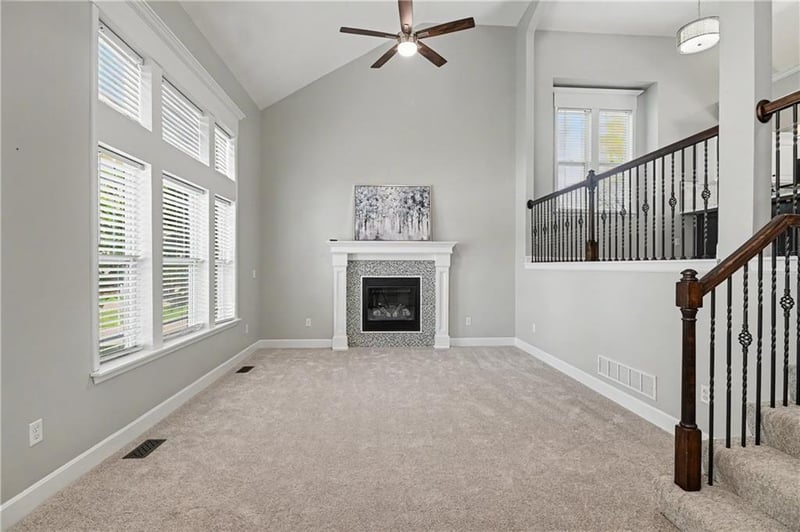 1221 SW Nagona Ln, Lee's Summit, MO 64082